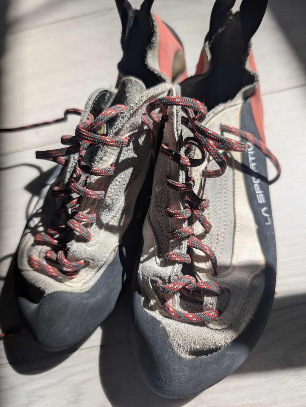 La Sportiva Finale Grey & Coral Suede Lace-up Climbing Shoes Like New -41-